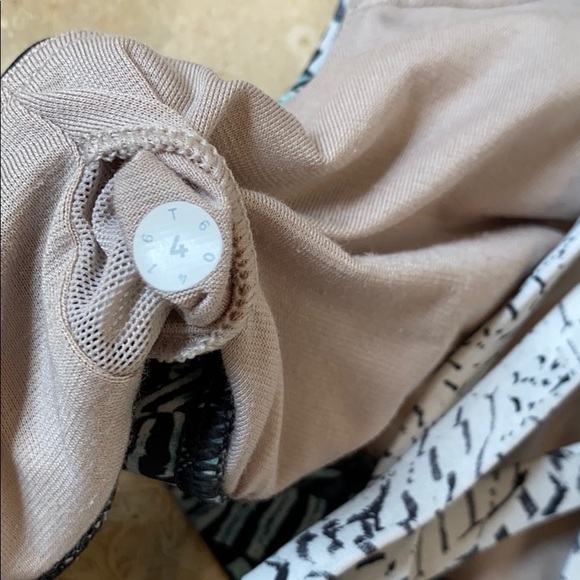 Lululemon Energy Bra size 4 - Picture 3 of 3